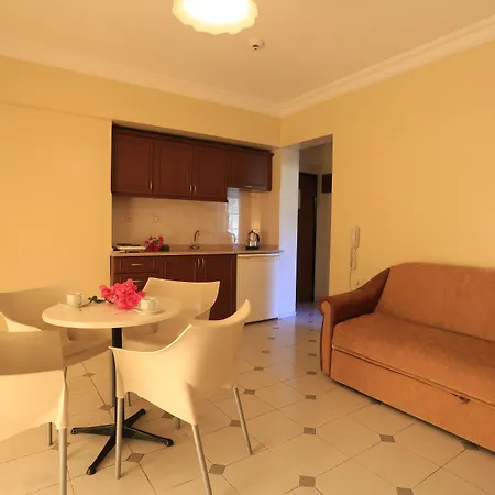 Amaris Aparthotel