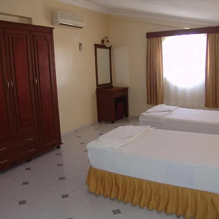 Amaris Aparthotel 3*